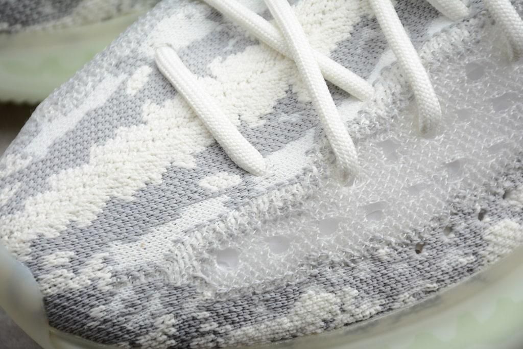 adidasUnisex YEEZY Boost 380 - Alien