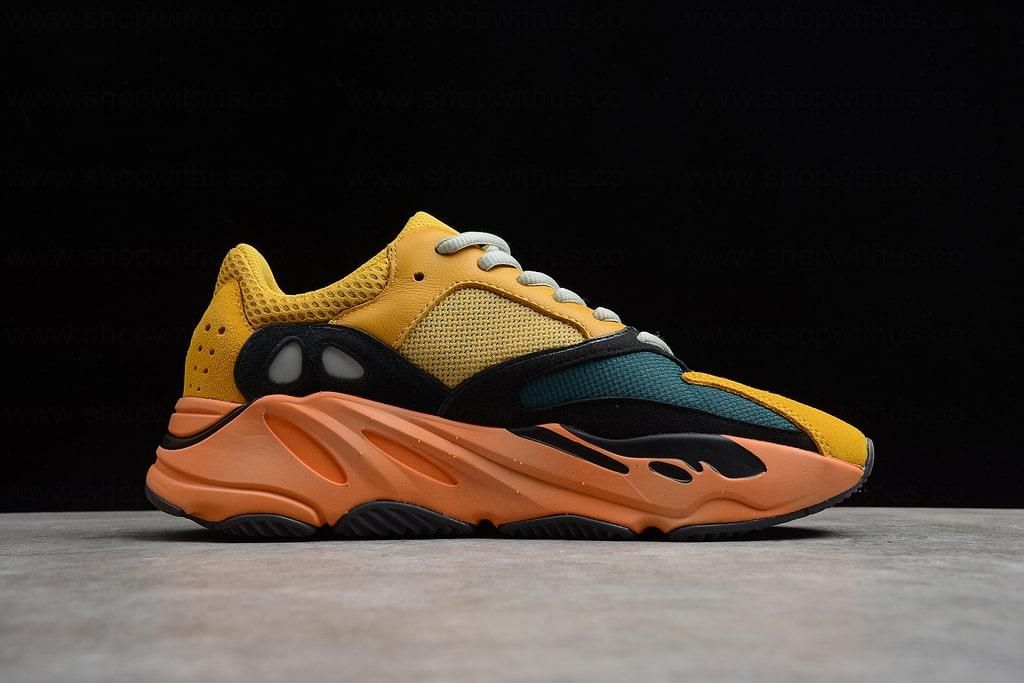 adidasUnisex YEEZY Boost 700 - Sun