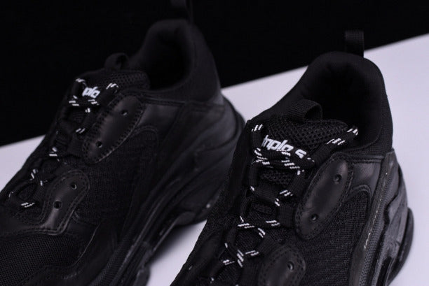 BalenciagaUnisex Vintage Triple S Trainers - Triple Black Distressed