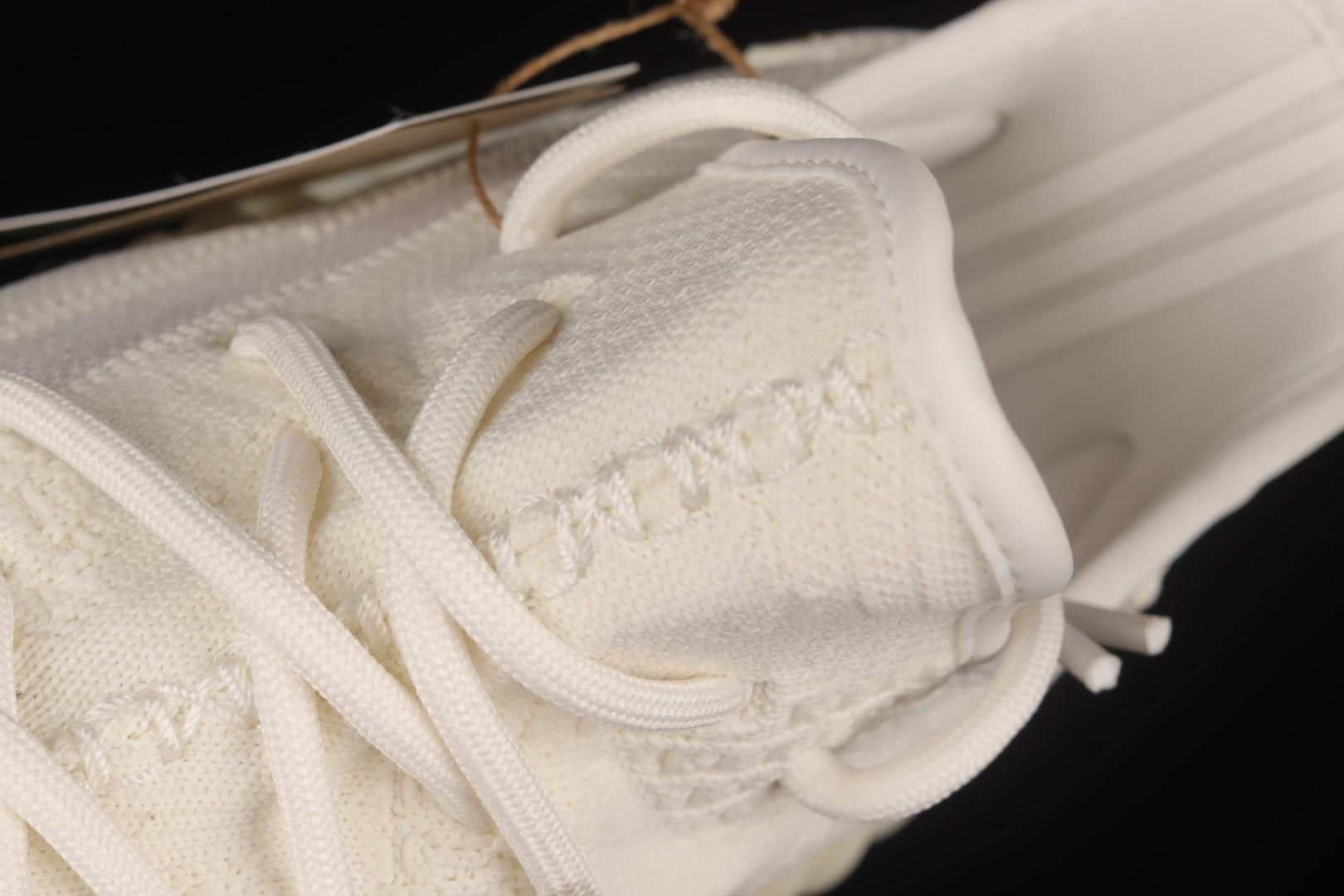 adidasUnisex Yeezy Boost 350 V2 - Bone