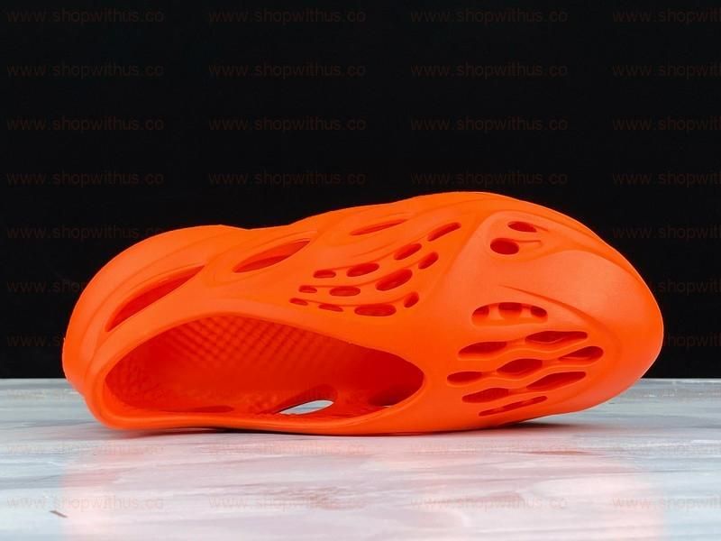 adidasYEEZY  Foam Runner - Orange