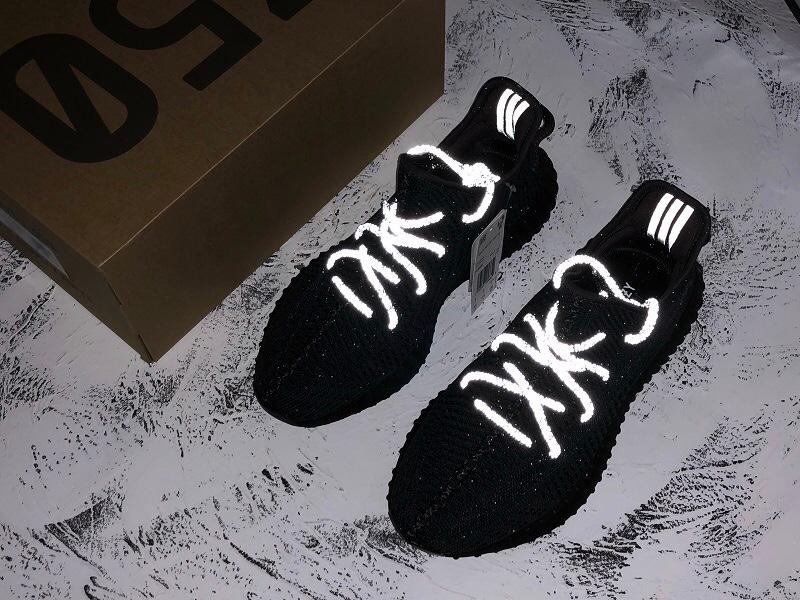 YEEZY Boost 350 V2 - Black Static Non-Reflective (Laces Reflects  Shoe Doesn't)
