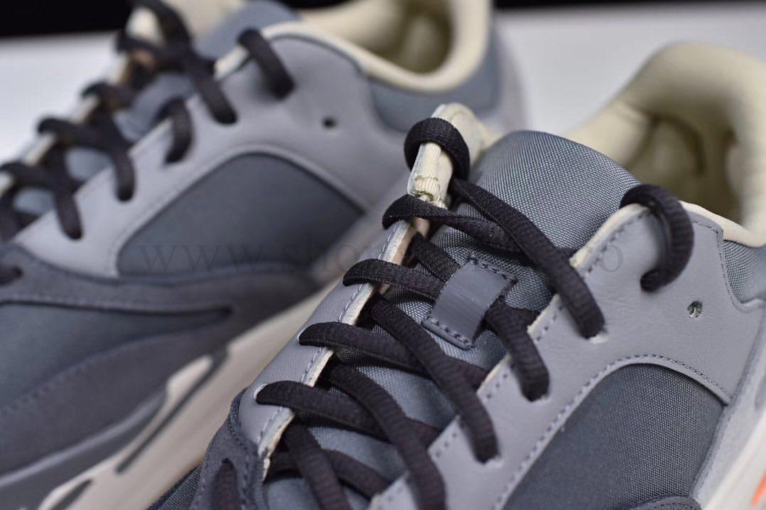 YEEZY Boost 700 - Magnet