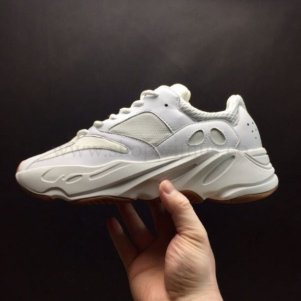 YEEZY Boost 700 - White/Gum