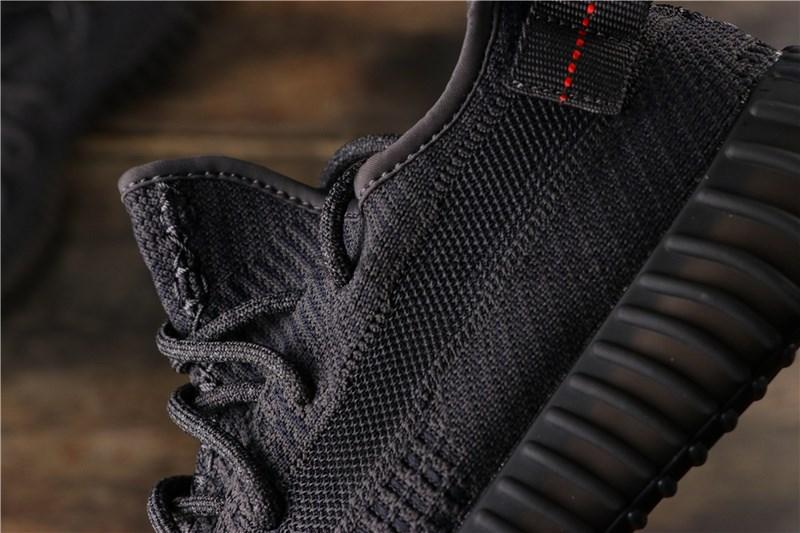 YEEZY Boost 350 V2 - Black Static Non-Reflective (Laces Reflects  Shoe Doesn't)