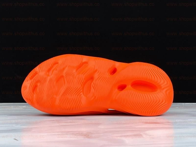 adidasYEEZY  Foam Runner - Orange