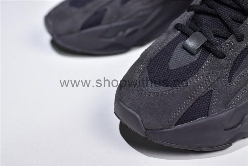 YEEZY Boost 700 V2 - Vanta