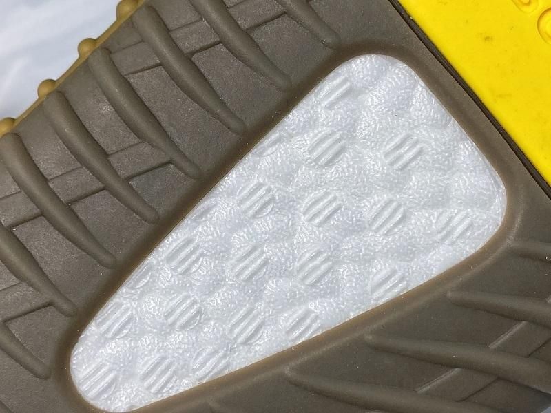 YEEZY Boost 350 V2 - Earth