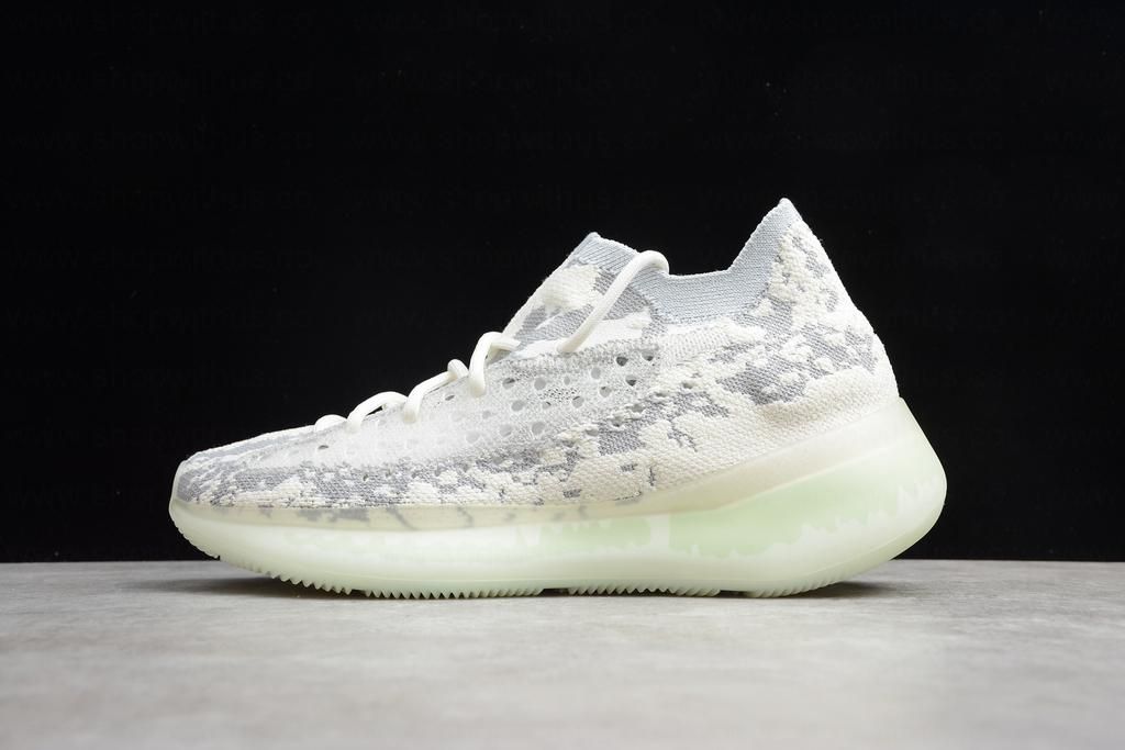 adidasUnisex YEEZY Boost 380 - Alien