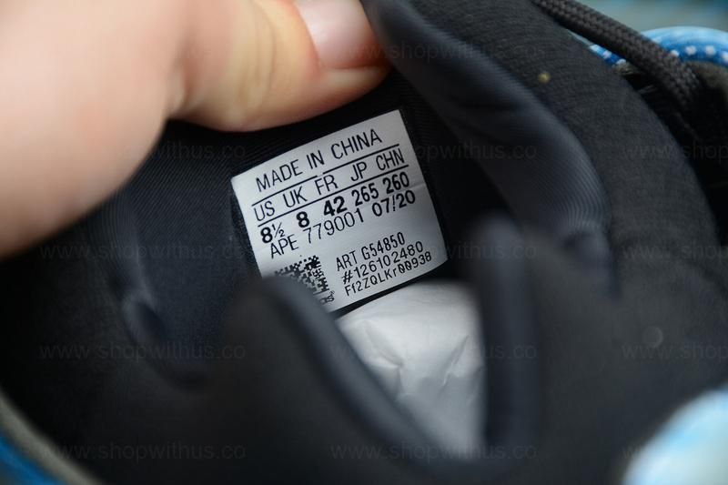 YEEZY 700 V3 - Azareth