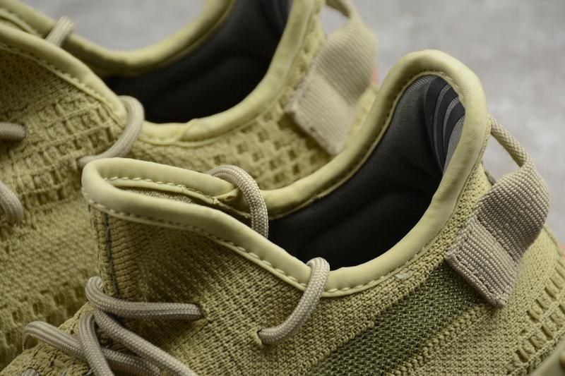 YEEZY Boost 350 V2 - Sulfur