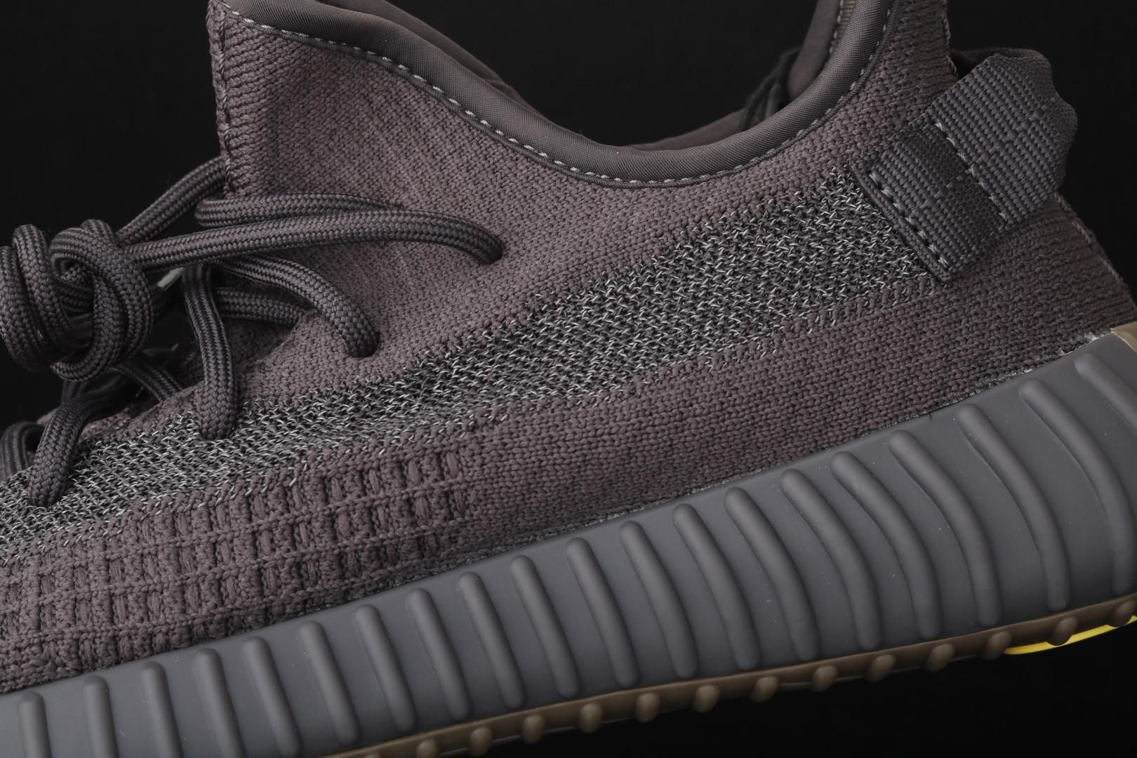 adidasUnisex Yeezy Boost 350 V2 - Cinder Reflective