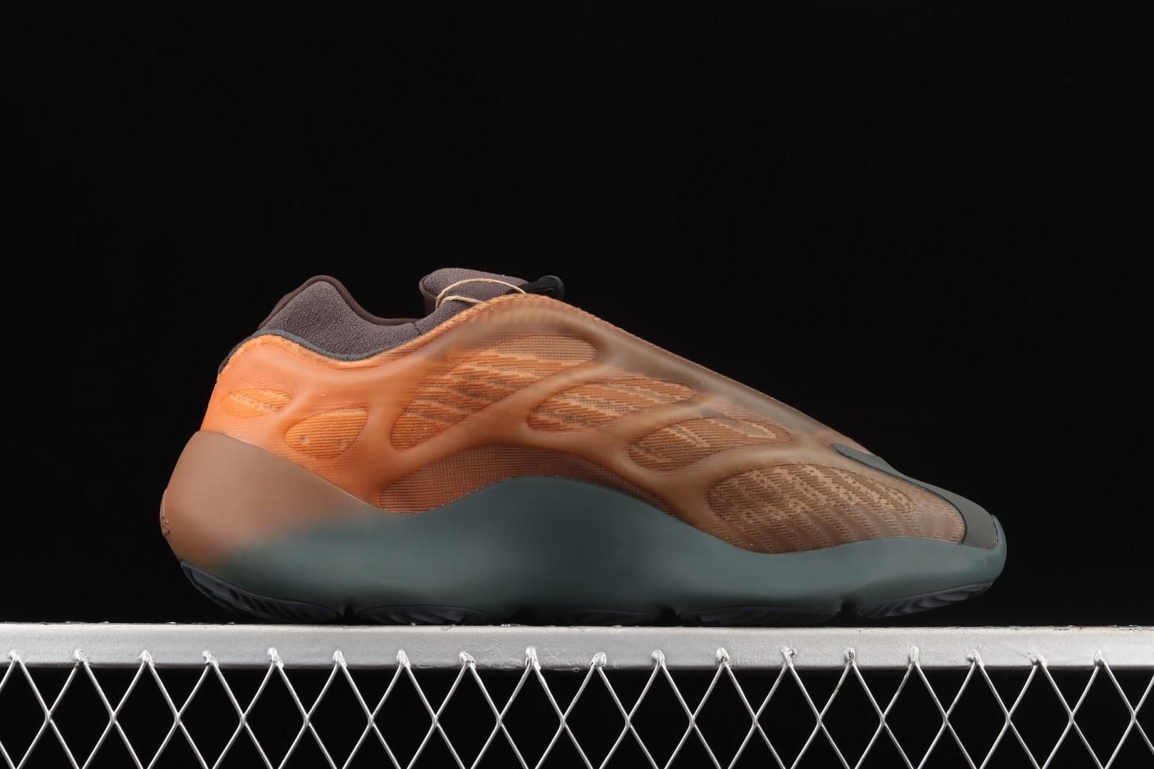 adidasUnisex Yeezy 700 V3 - Copper Fade