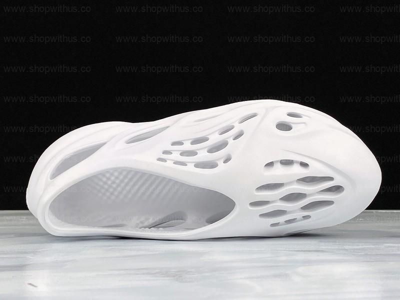adidasYEEZY  Foam Runner - White