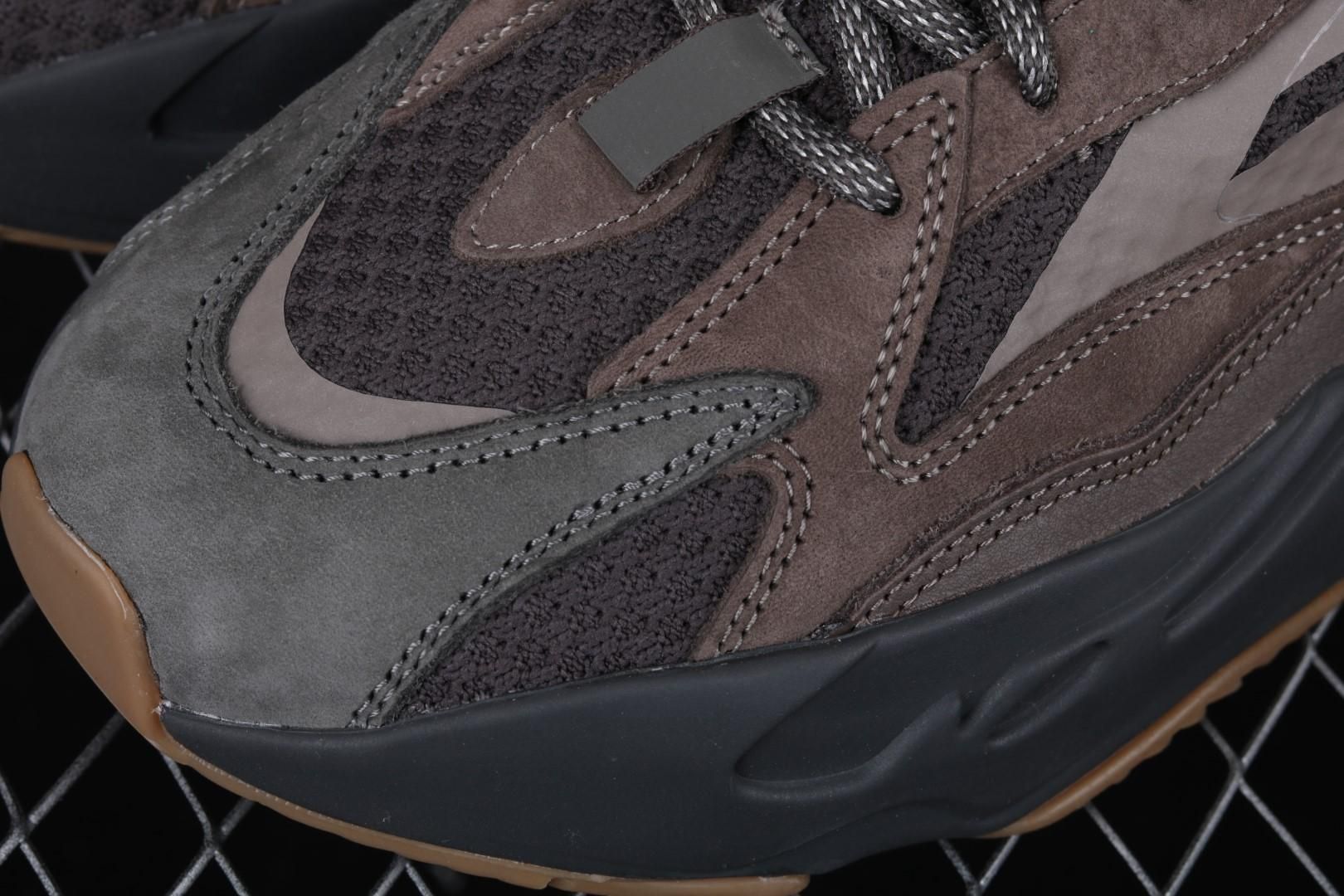 adidasUnisex Yeezy Boost 700 V2 - Geode