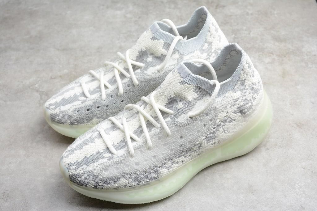 adidasUnisex YEEZY Boost 380 - Alien