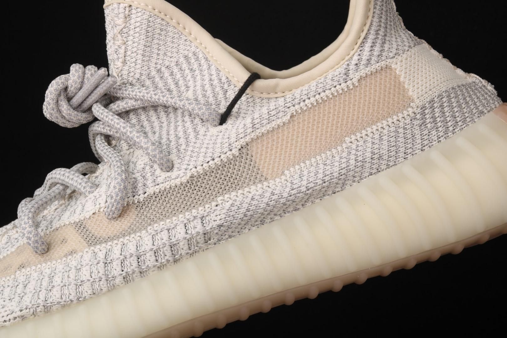 adidasUnisex Yeezy Boost 350 V2 - Lundmark