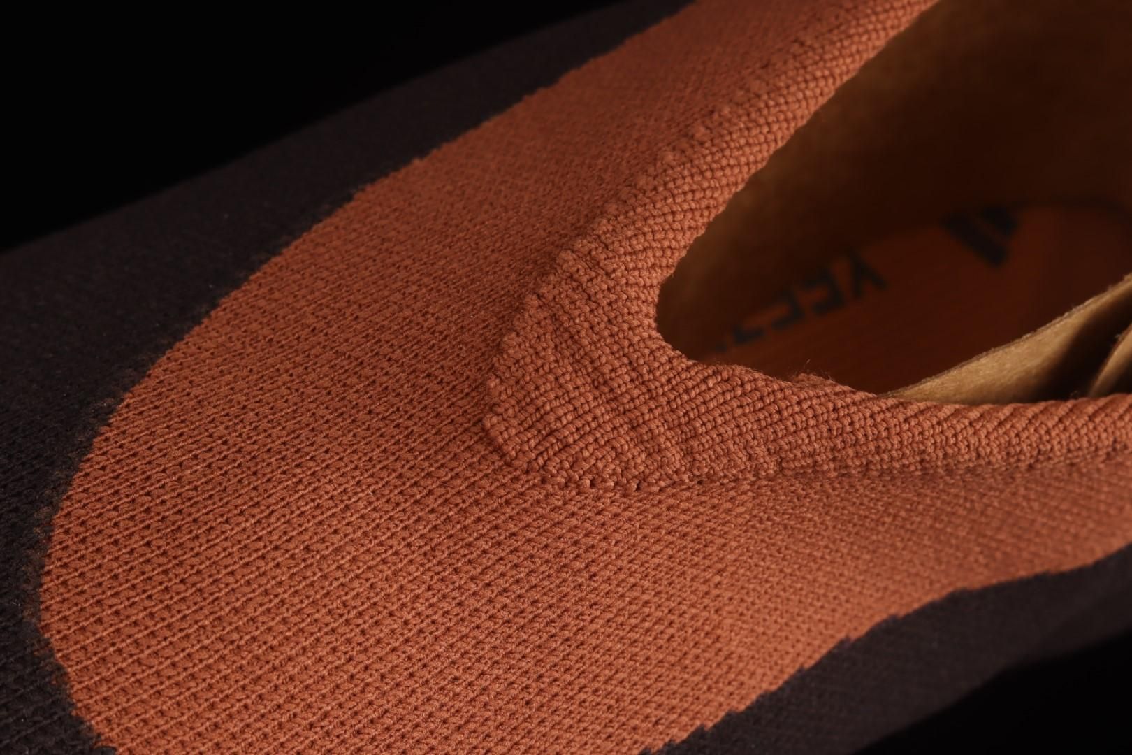 adidasUnisex Yeezy Knit RNR - Stone Carbon