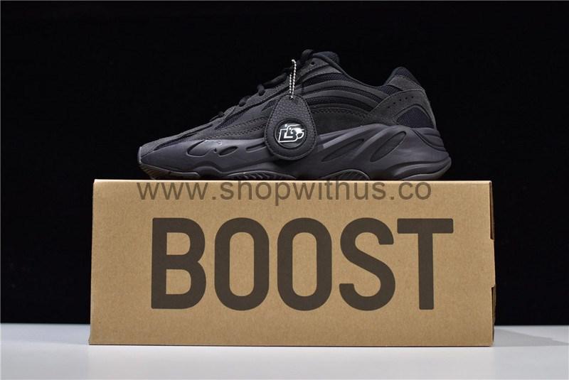 YEEZY Boost 700 V2 - Vanta