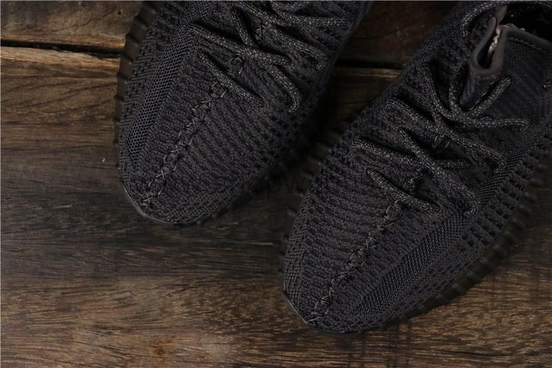 YEEZY Boost 350 V2 - Black Static Non-Reflective (Laces Reflects  Shoe Doesn't)