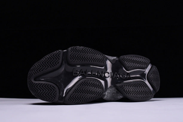 BalenciagaUnisex Vintage Triple S Trainers - Triple Black Distressed