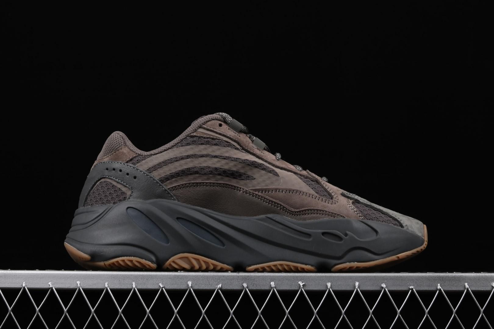 adidasUnisex Yeezy Boost 700 V2 - Geode