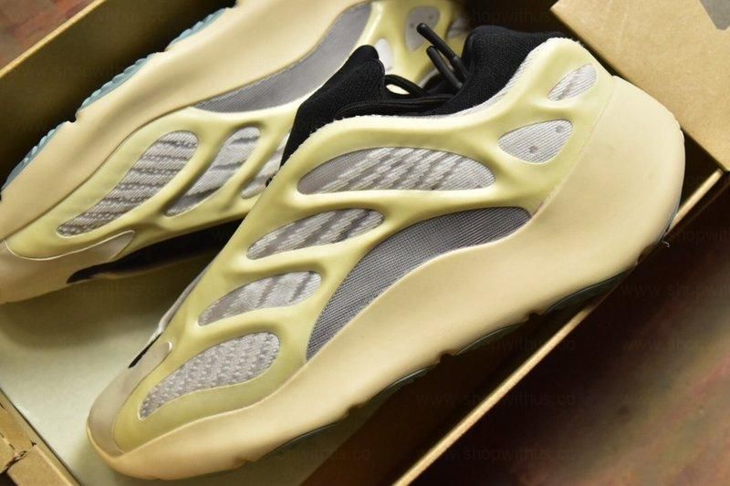 YEEZY 700 V3 - Azael