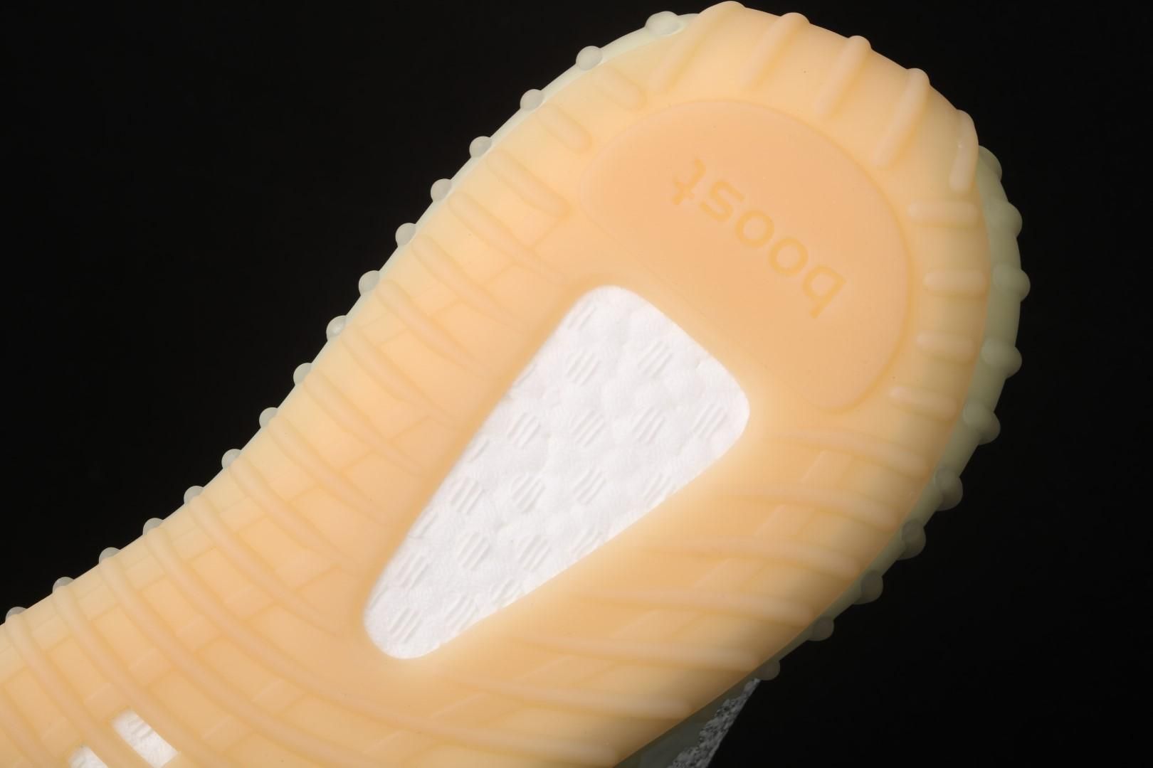 adidasUnisex Yeezy Boost 350 V2 - Yeshaya (Reflective)