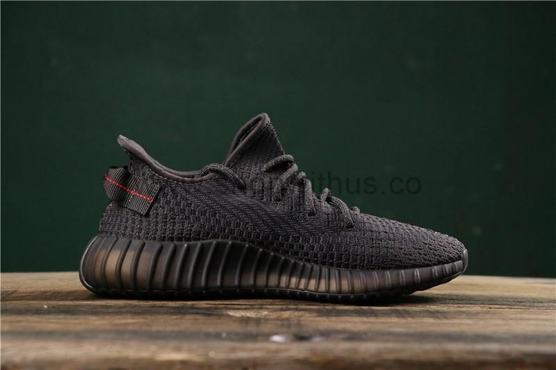 YEEZY Boost 350 V2 - Black Static Non-Reflective (Laces Reflects  Shoe Doesn't)