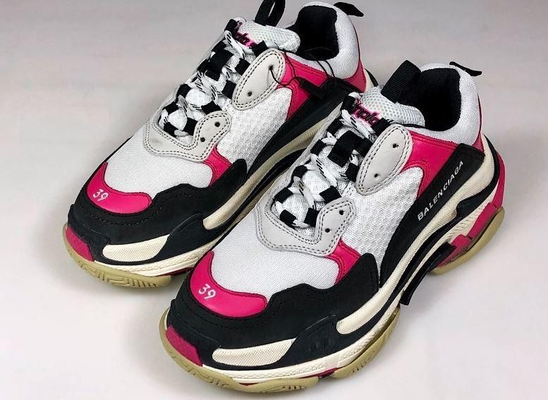 UnisexBalenciaga Triple S - Black/Pink