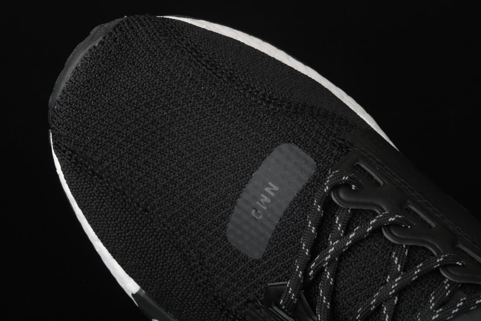 adidasUnisex NMD V2 - Core Black/Gold Metallic
