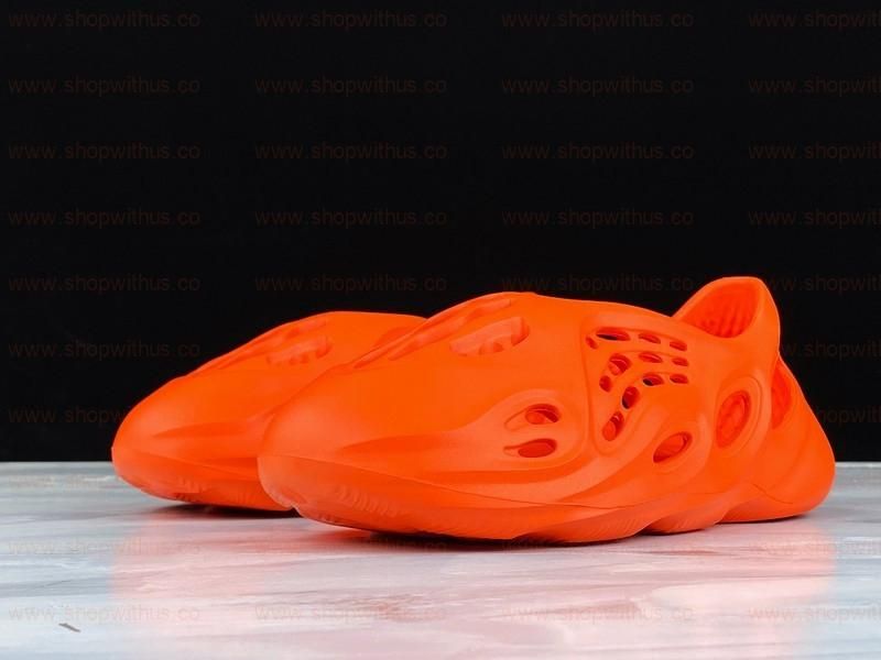 adidasYEEZY  Foam Runner - Orange