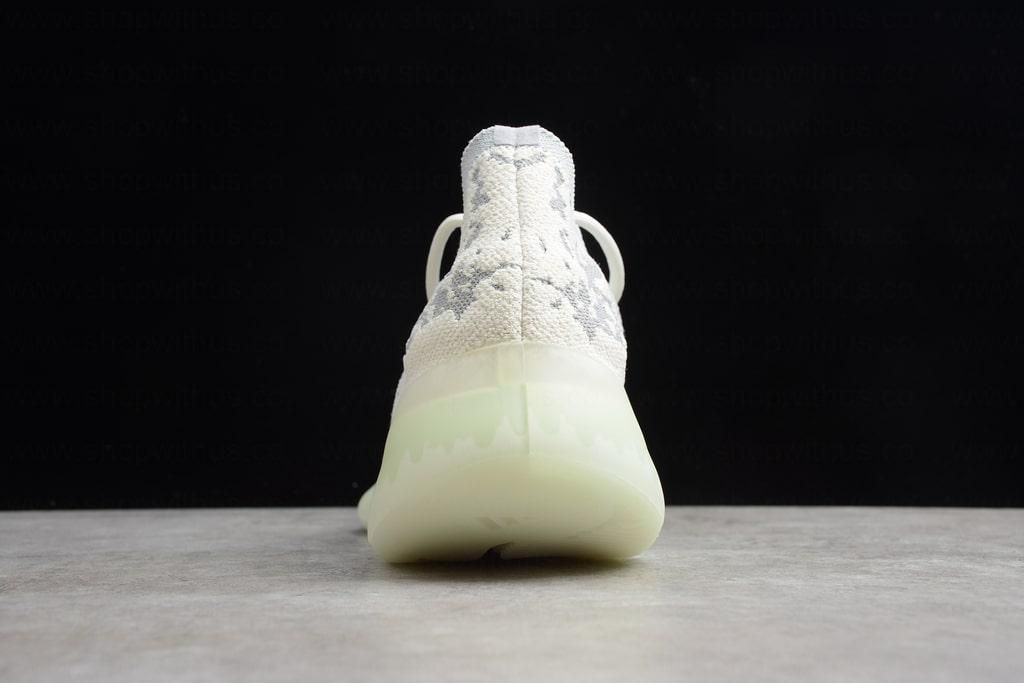 adidasUnisex YEEZY Boost 380 - Alien