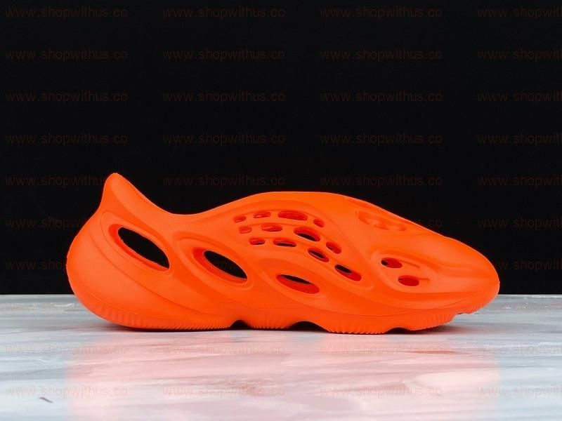 adidasYEEZY  Foam Runner - Orange
