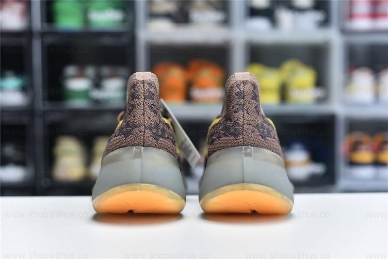 adidasUnisex YEEZY Boost 380 - LMNTE