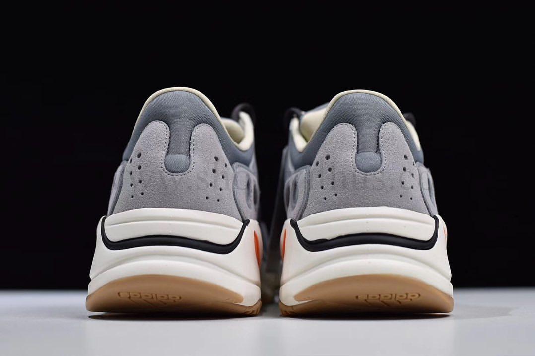 YEEZY Boost 700 - Magnet