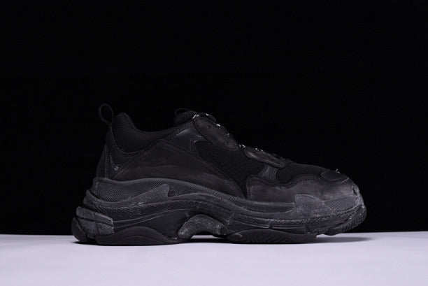 BalenciagaUnisex Vintage Triple S Trainers - Triple Black Distressed