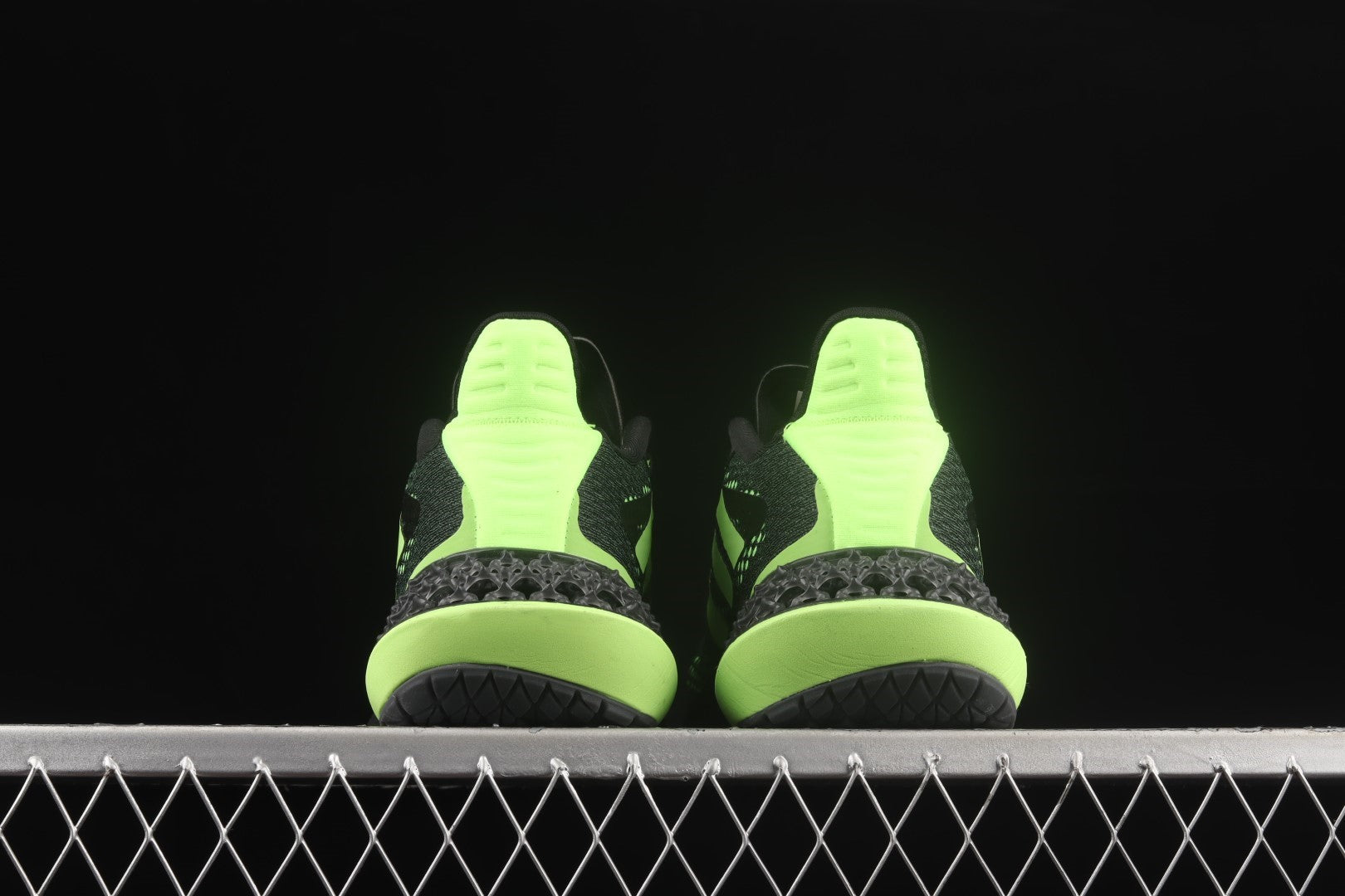adidasUnisex 4DFWD Pulse - Core Black /Signal Green