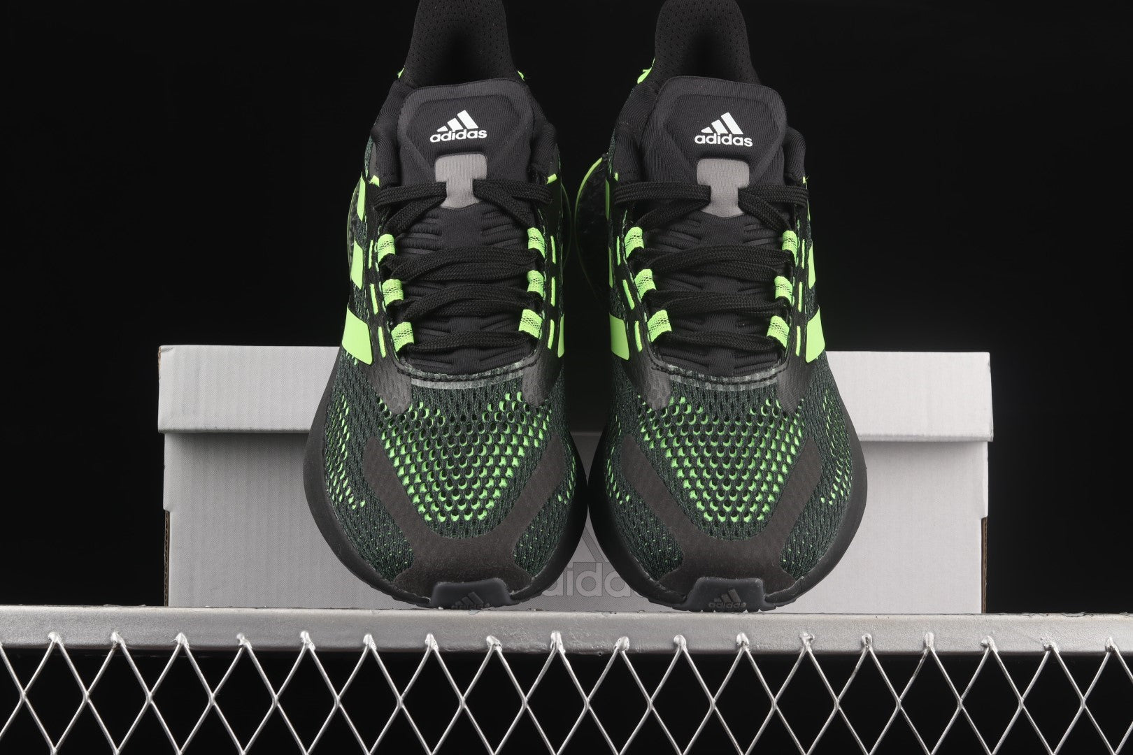adidasUnisex 4DFWD Pulse - Core Black /Signal Green