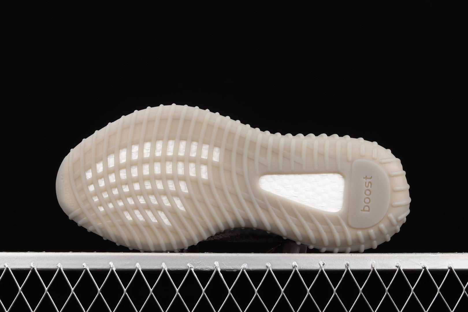 adidasUnisex Yeezy Boost 350 V2 - Beluga Reflective