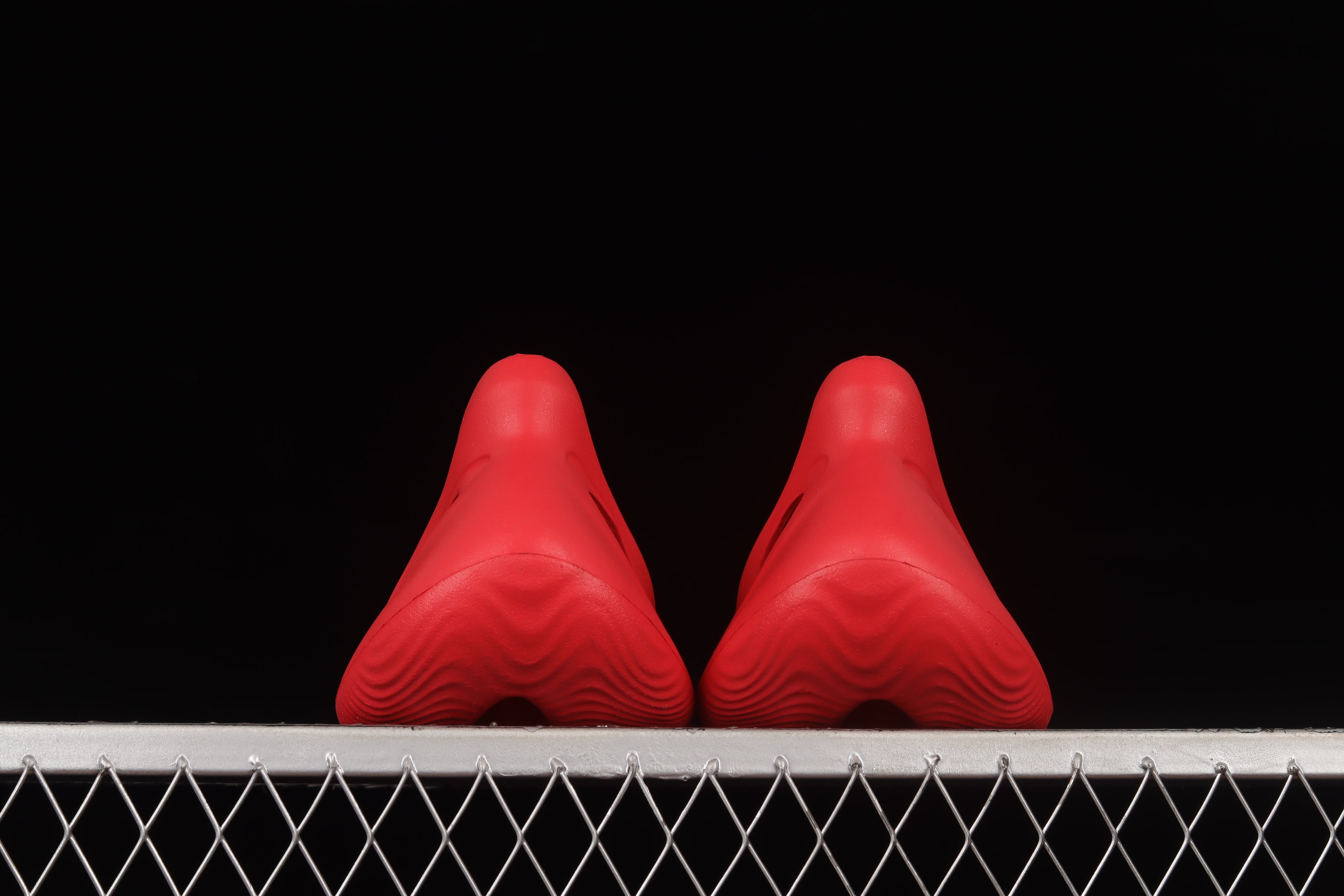 Yeezy Foam RNNR - Vermillion