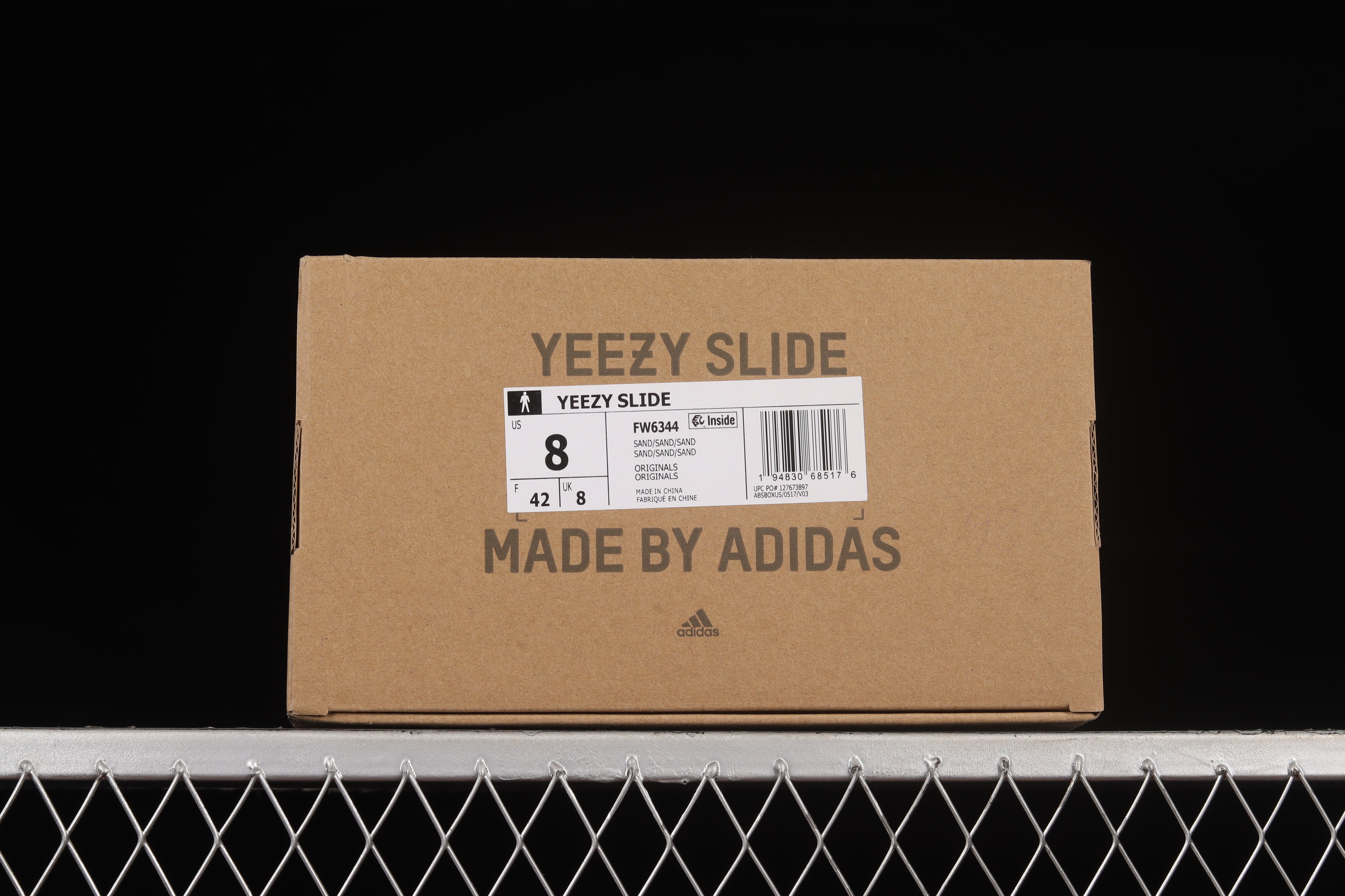adidasUnisex Yeezy Slide - Desert Sand