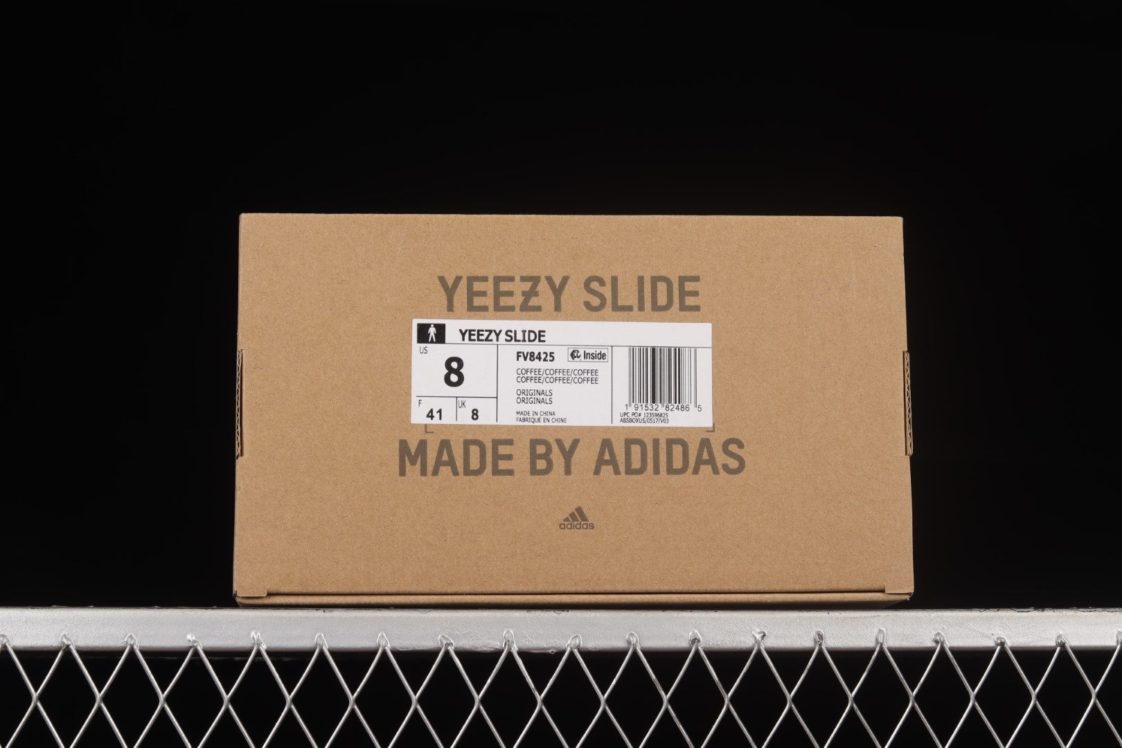 adidasUnisex Yeezy Slide - Earth Brown