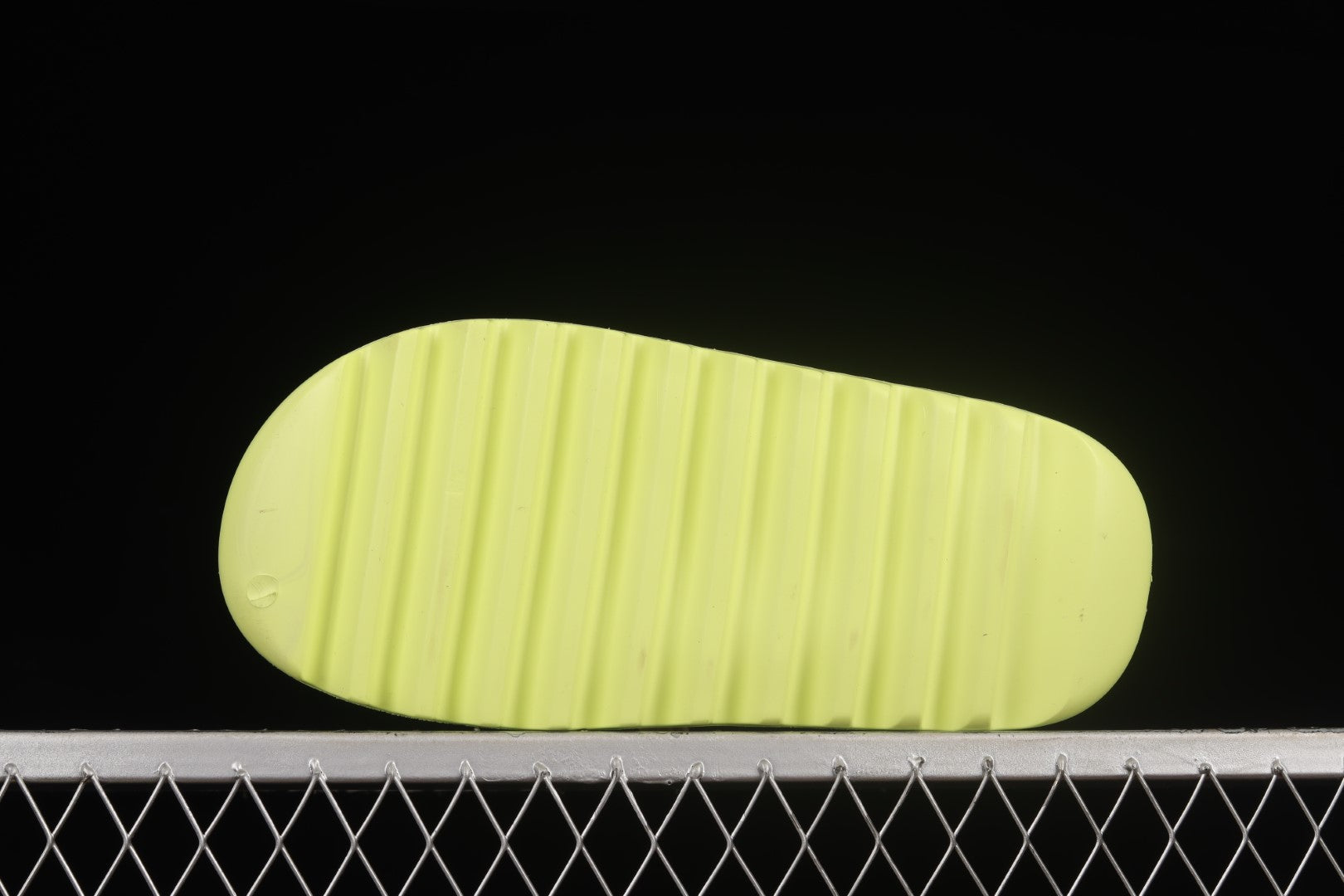 adidasUnisex Yeezy Slide - Glow Green