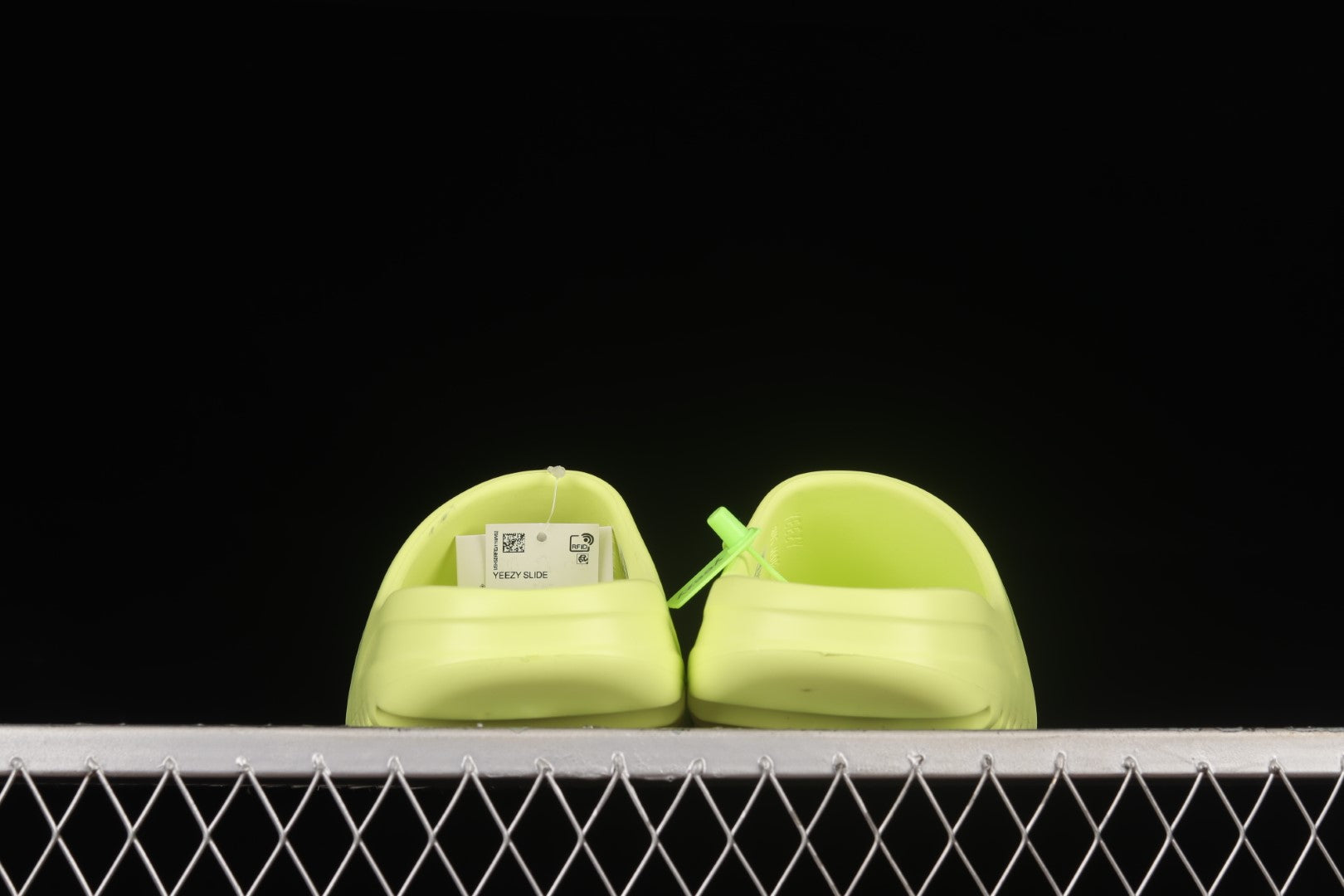 adidasUnisex Yeezy Slide - Glow Green