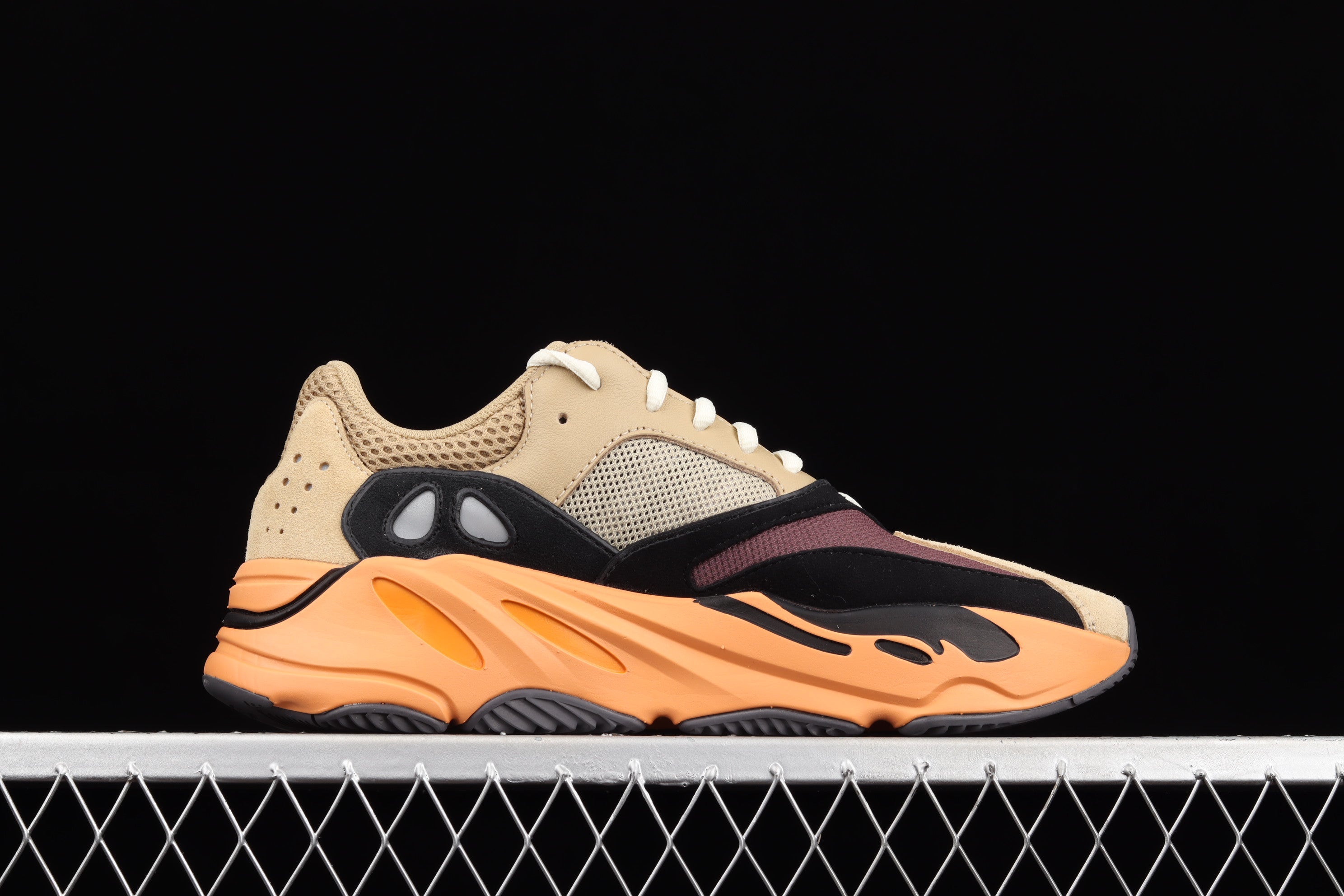 adidasUnisex Yeezy Boost 700 - Enflame Amber