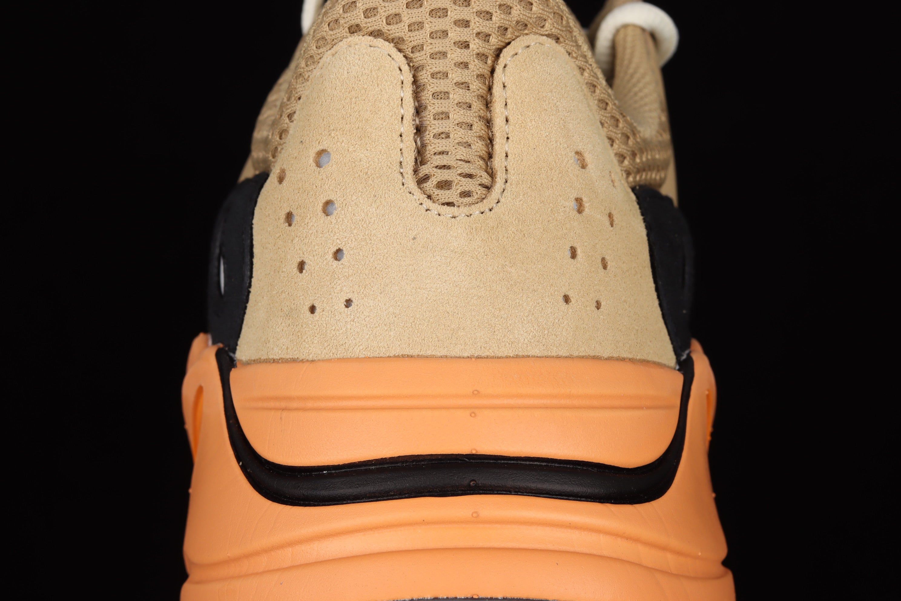 adidasUnisex Yeezy Boost 700 - Enflame Amber