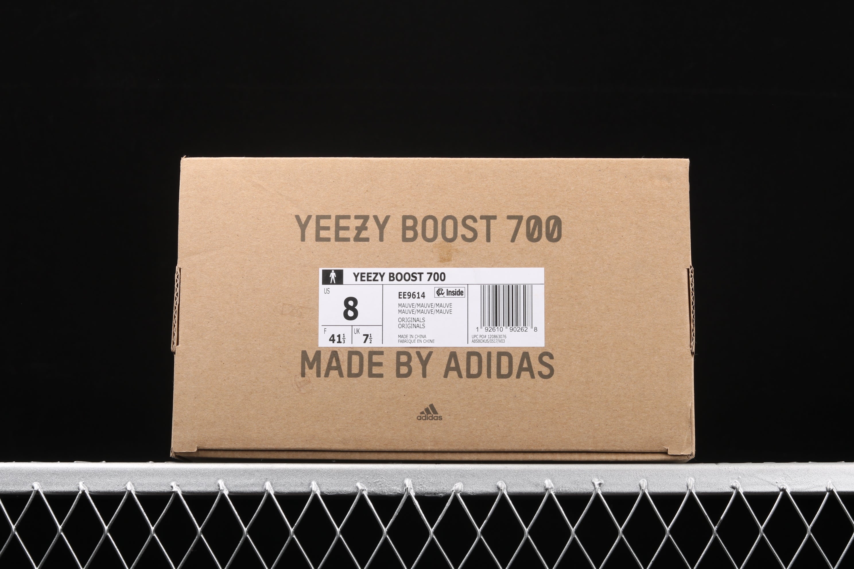 adidasUnisex Yeezy Boost 700 - Mauve