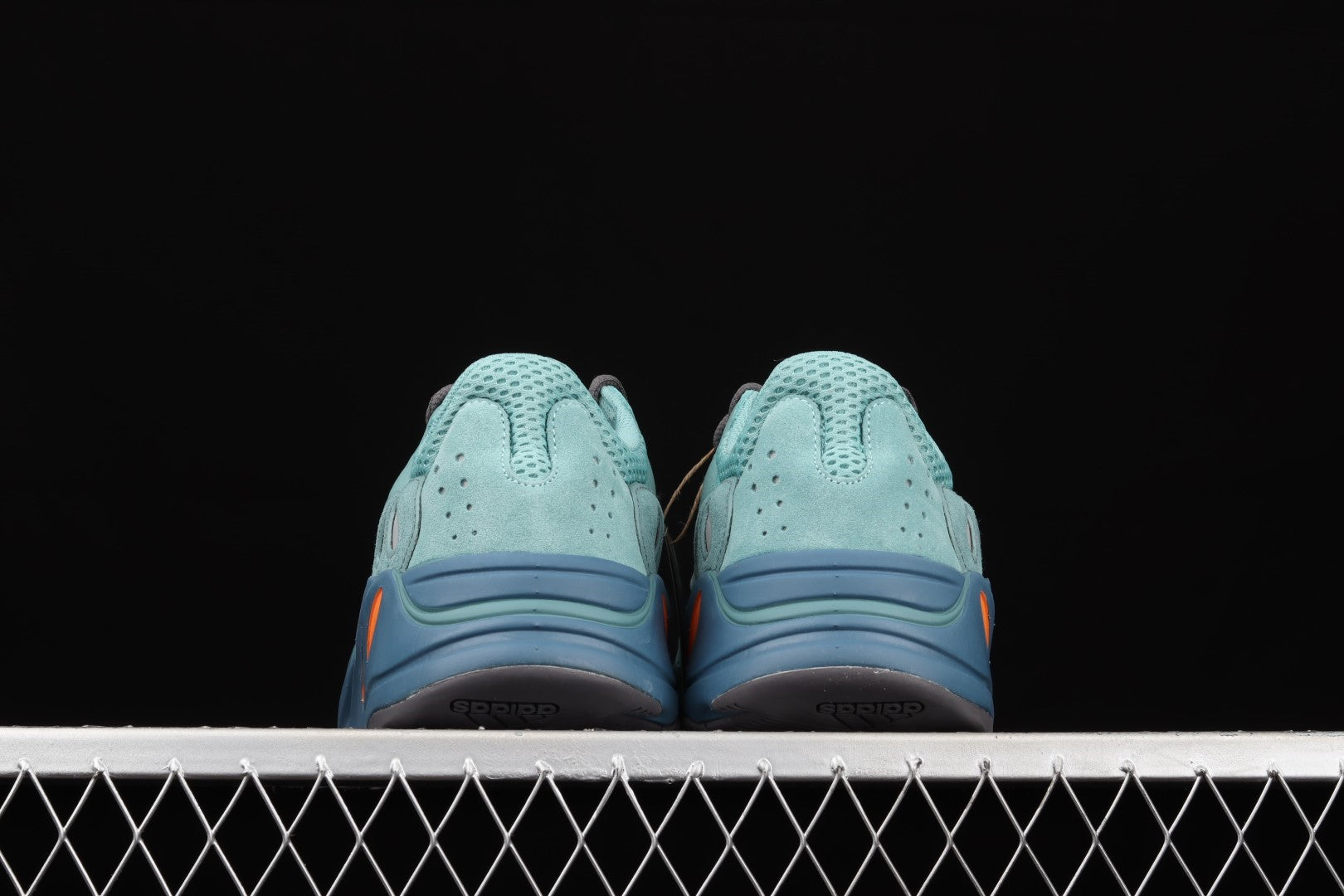 adidasUnisex Yeezy Boost 700 - Faded Azure