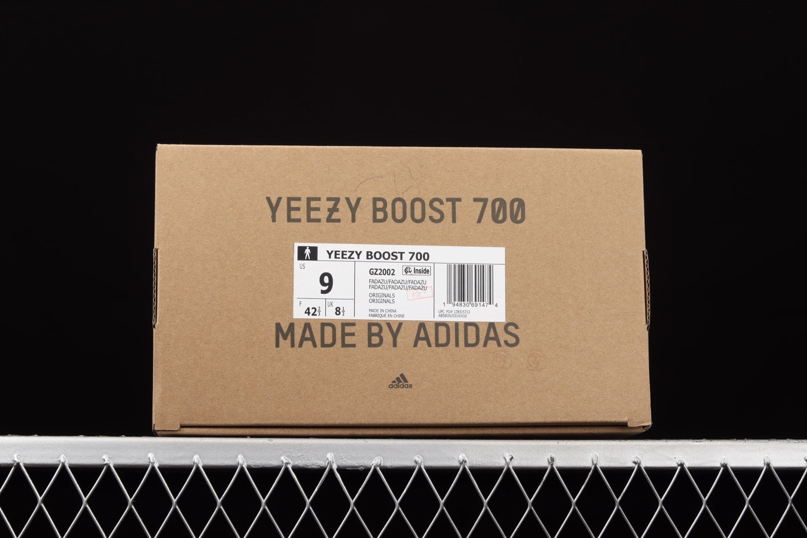 adidasUnisex Yeezy Boost 700 - Faded Azure